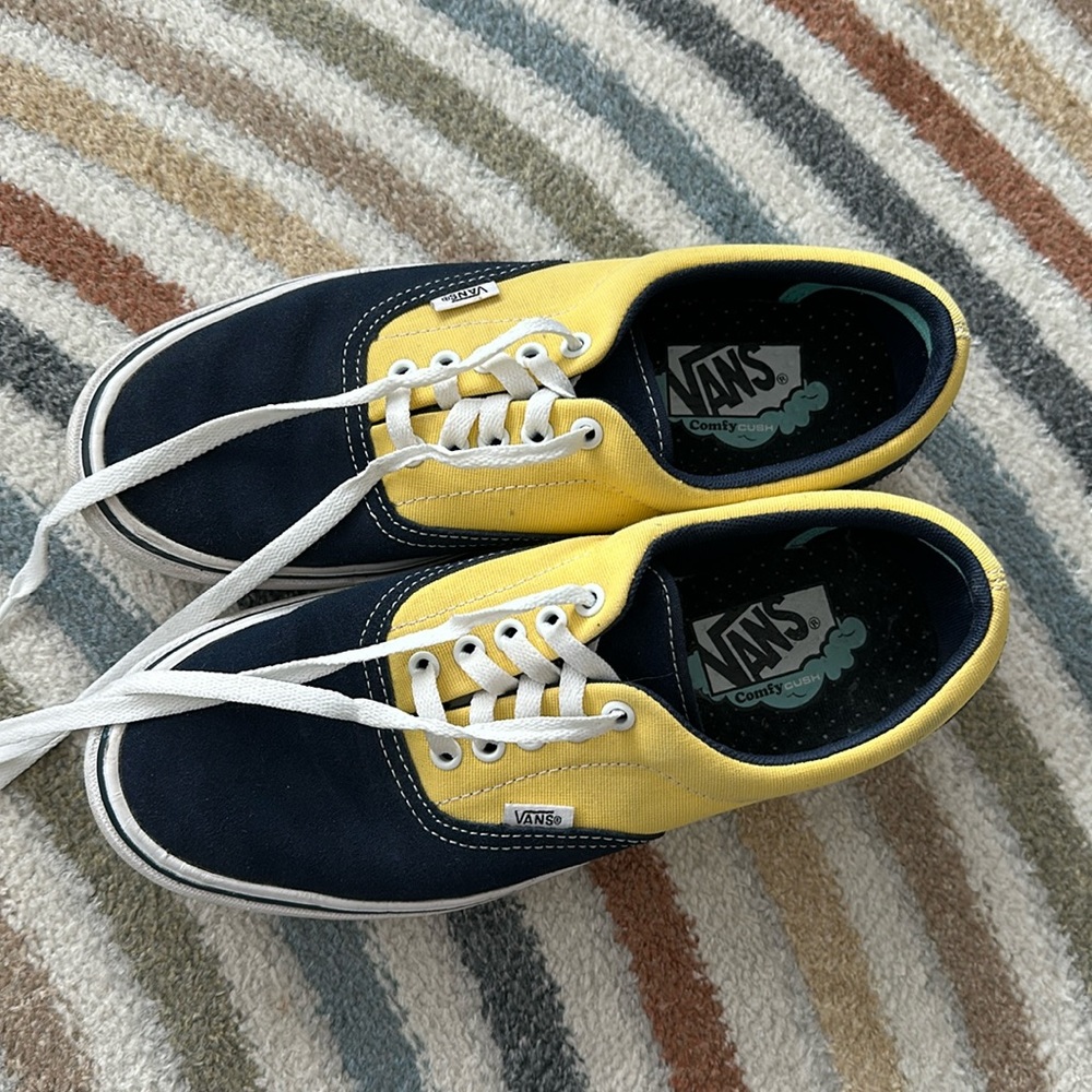 Vans Comfy Cush Sneakers (M 8.5/W 10)